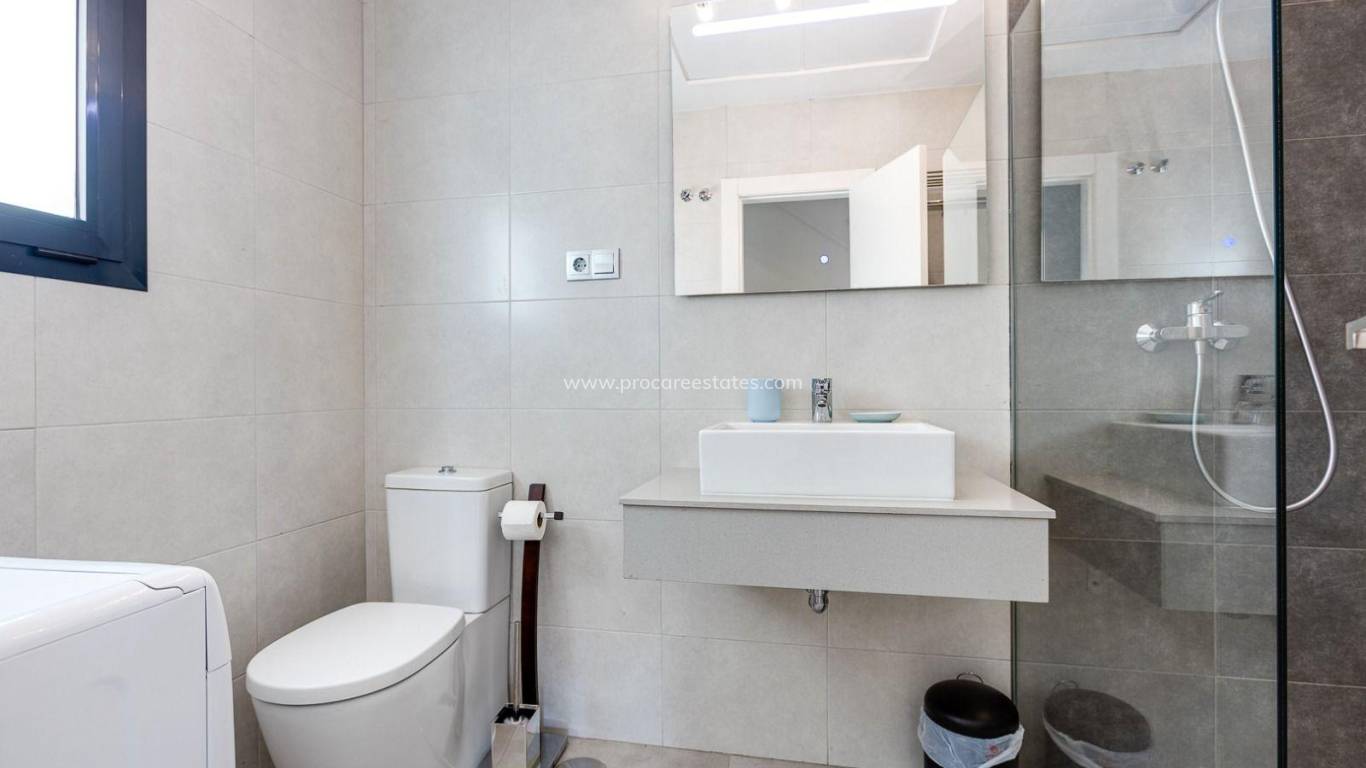 Reventa - Apartamento - Torrevieja - Aguas Nuevas