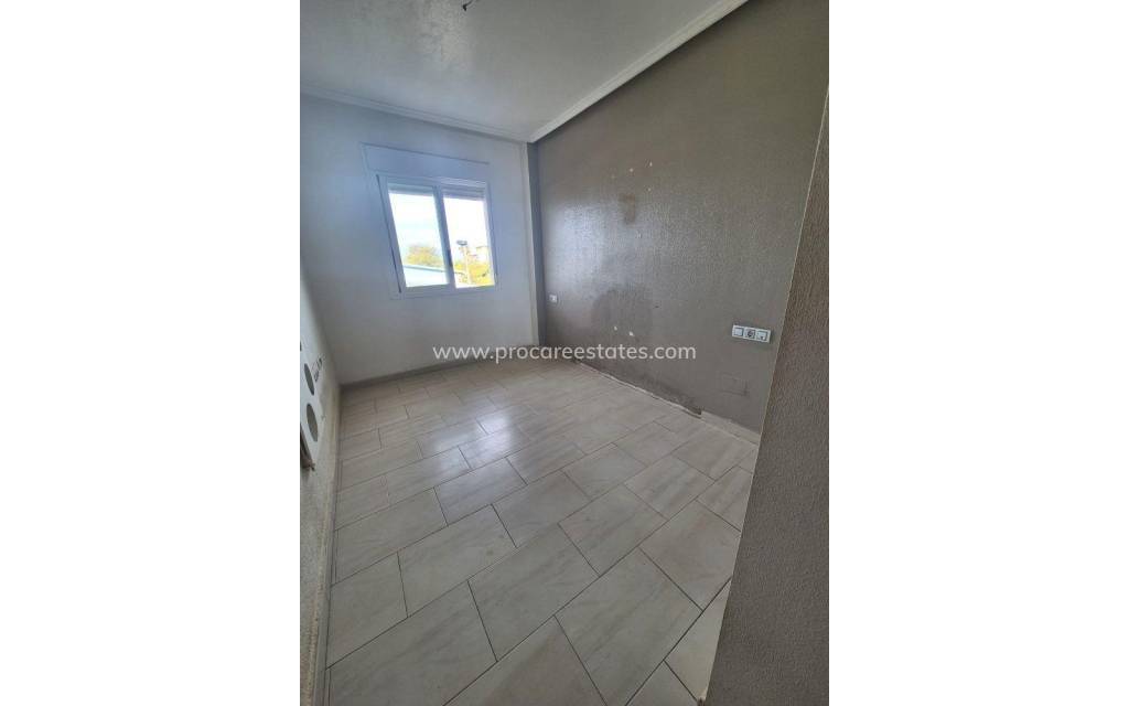 Reventa - Apartamento - Torrevieja - Aguas Nuevas