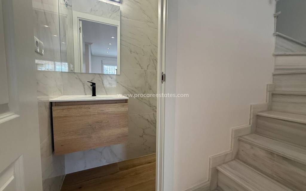 Reventa - Apartamento - Torrevieja - Aguas Nuevas