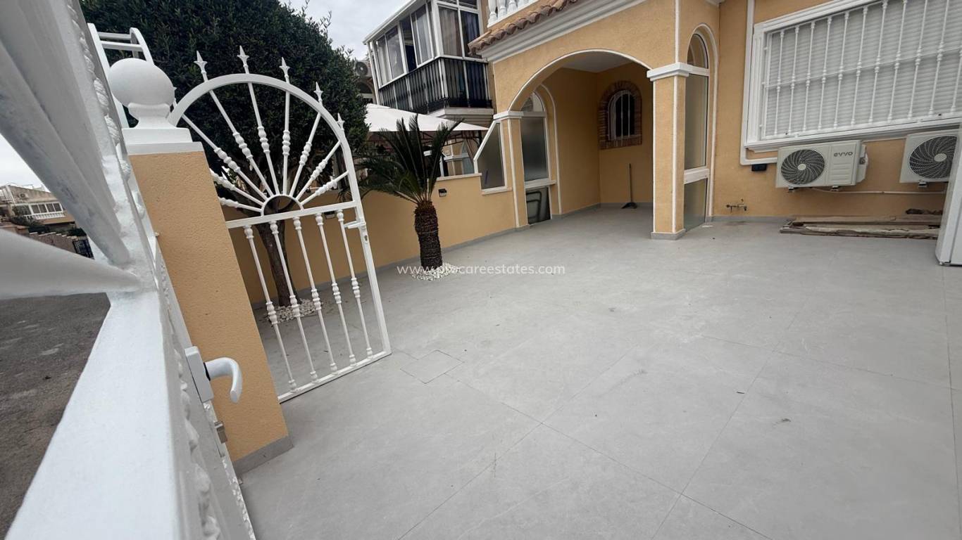 Reventa - Apartamento - Torrevieja - Aguas Nuevas