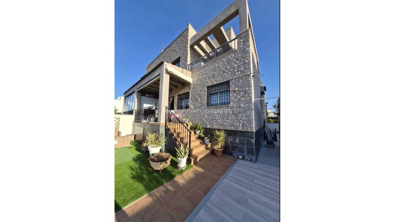 Reventa - Apartamento - Torrevieja - Aguas Nuevas