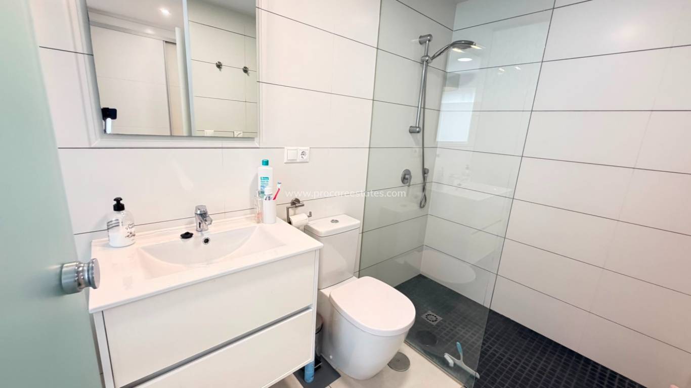 Reventa - Apartamento - Torrevieja - Aguas Nuevas