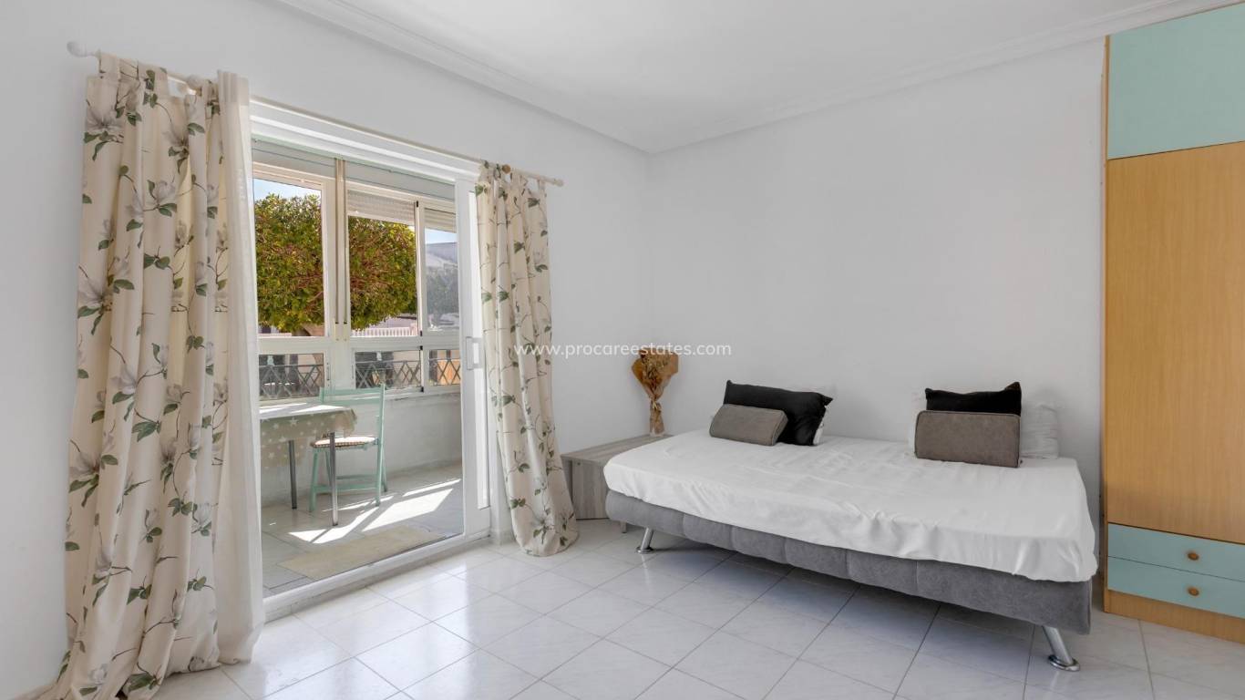 Reventa - Apartamento - Torrevieja - Los Europeos