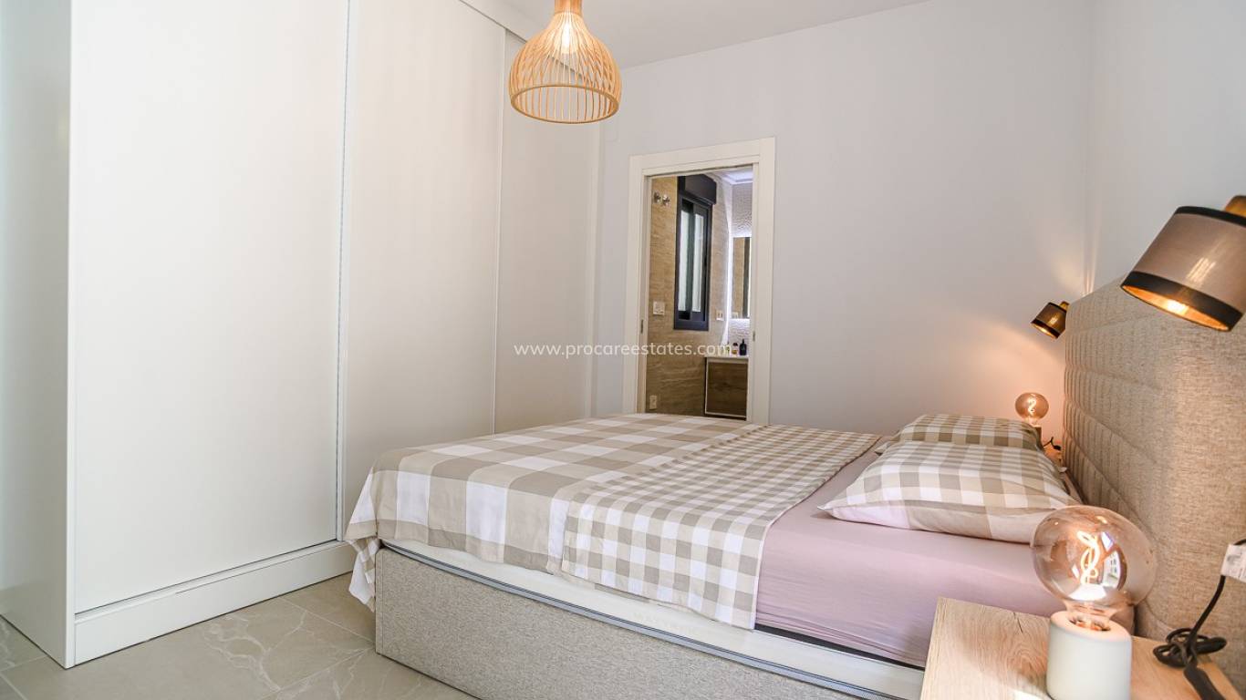 Reventa - Apartamento - Torrevieja - Playa Del Cura