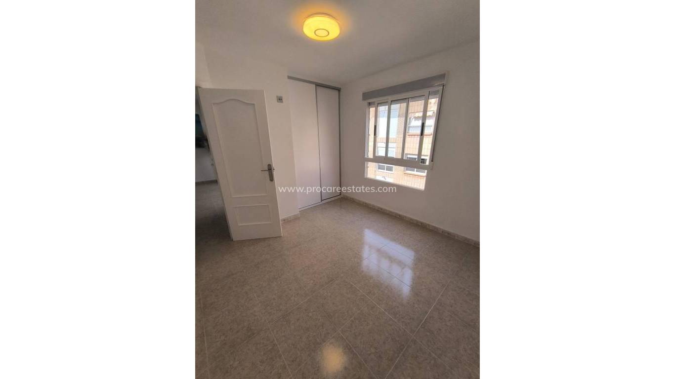 Reventa - Apartamento - Torrevieja - Playa Del Cura