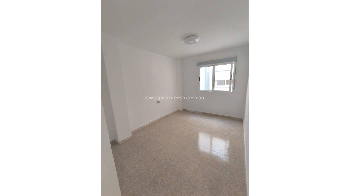 Reventa - Apartamento - Torrevieja - Playa Del Cura