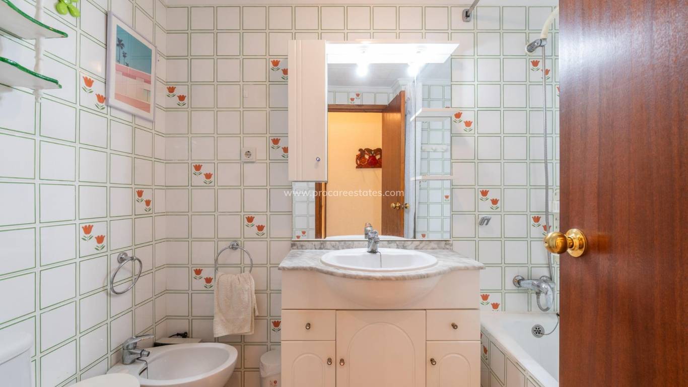 Reventa - Apartamento - Torrevieja - Playa Del Cura