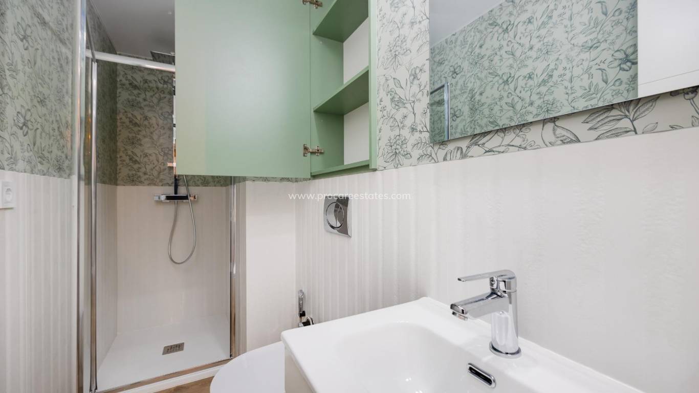 Reventa - Apartamento - Torrevieja - Playa Del Cura