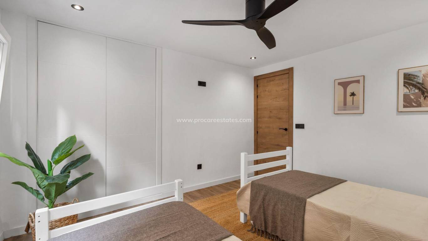 Reventa - Apartamento - Torrevieja - Playa Del Cura