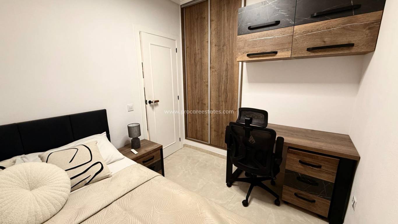 Reventa - Apartamento - Torrevieja - Playa Los Locos