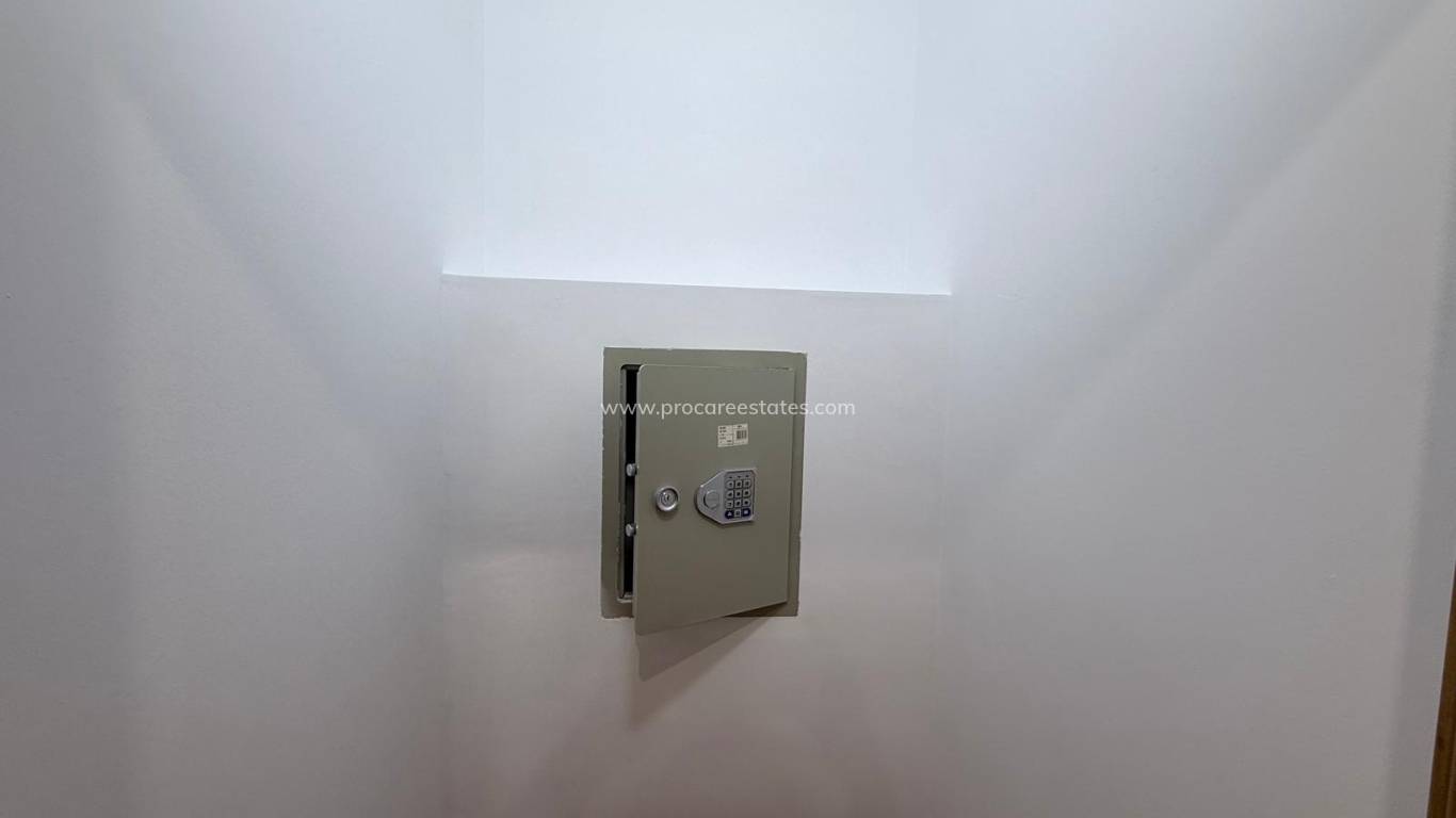 Reventa - Apartamento - Torrevieja - Puerto Deportivo