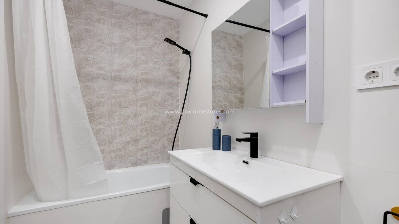 Reventa - Apartamento - Torrevieja - Torrevieja Center