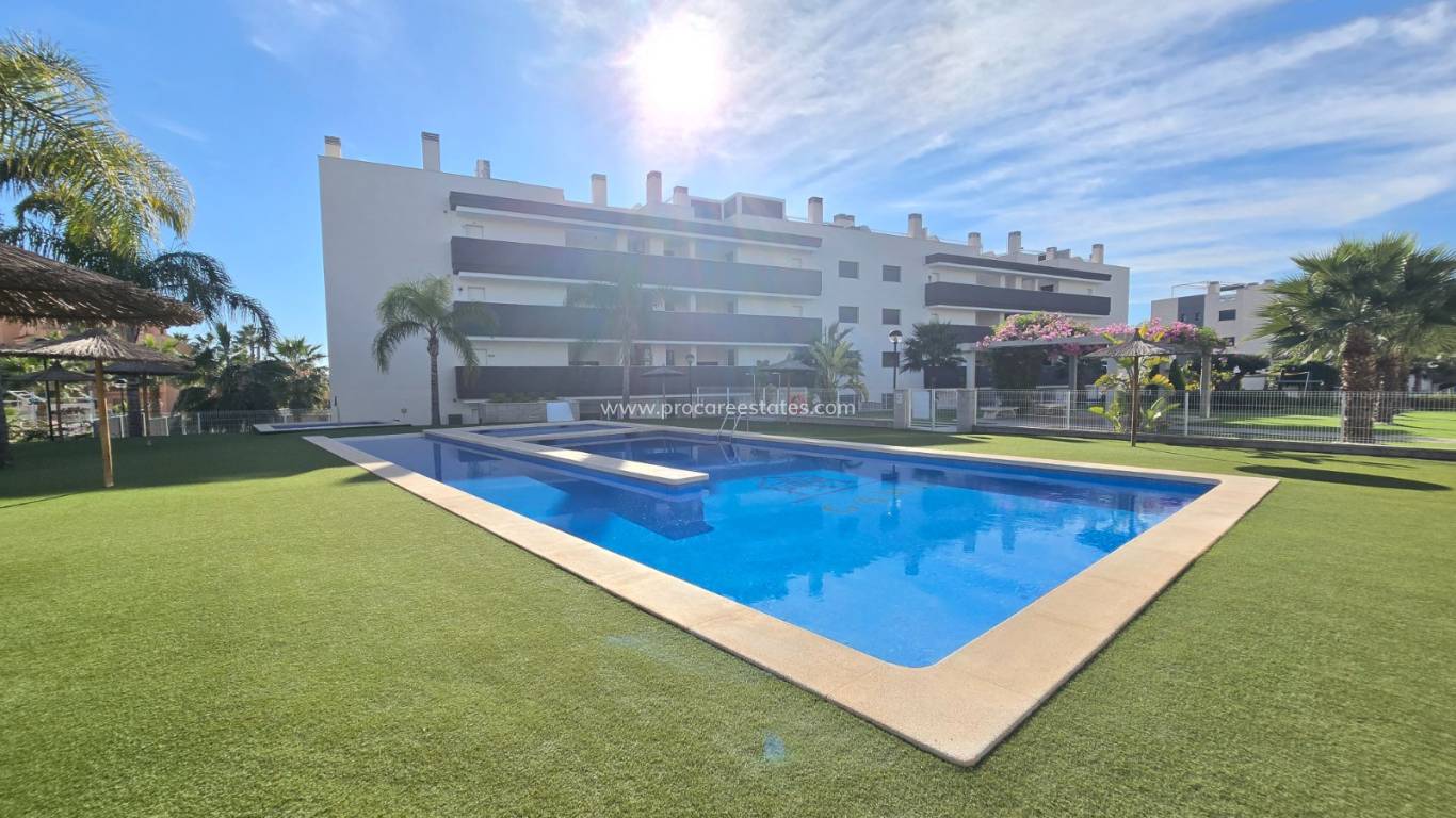 Reventa - Apartment / Flat * - Orihuela Costa - Villamartín *
