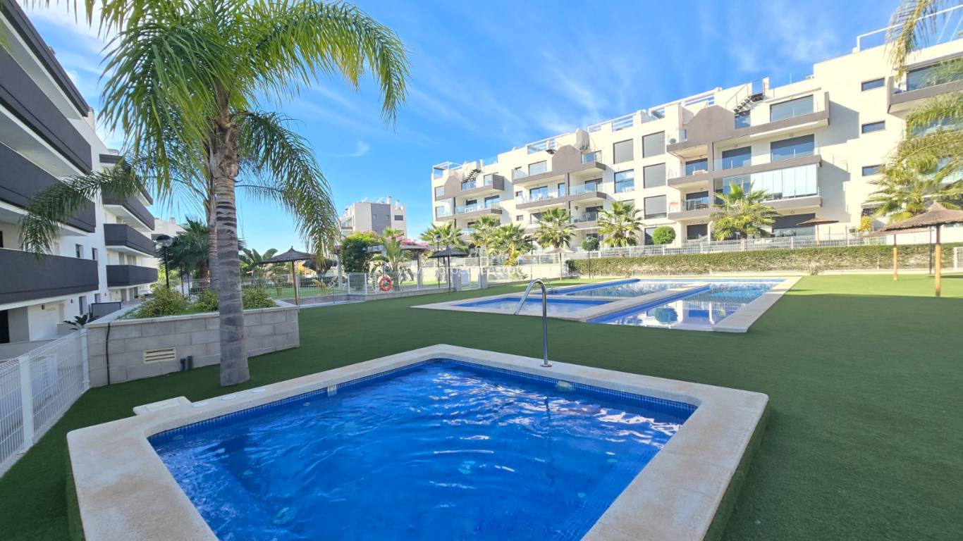 Reventa - Apartment / Flat * - Orihuela Costa - Villamartín *