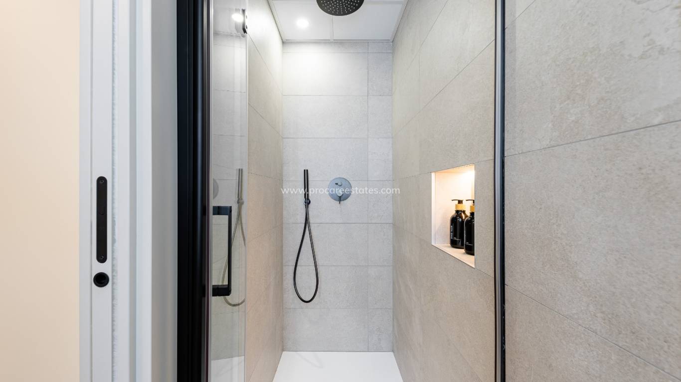 Reventa - Ático - Torrevieja