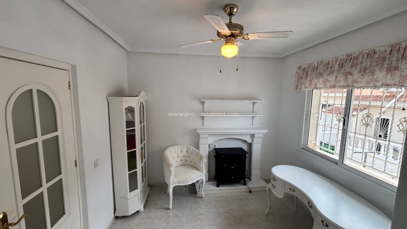 Reventa - Casa de pueblo - Benijofar - Monte Azul