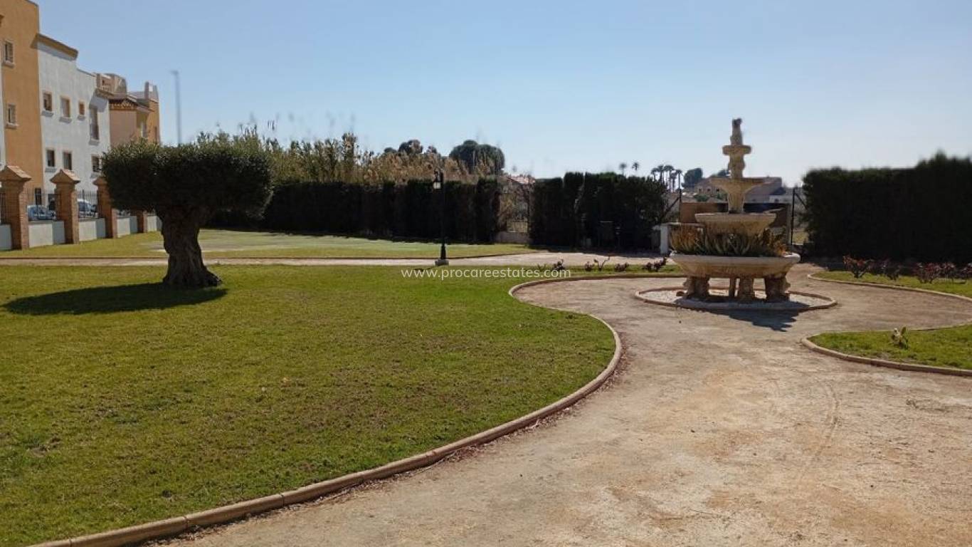 Reventa - Casa de pueblo - Catral