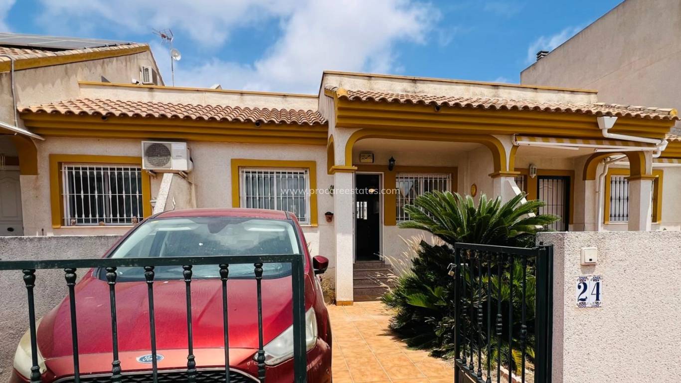 Reventa - Casa de pueblo - Daya Nueva