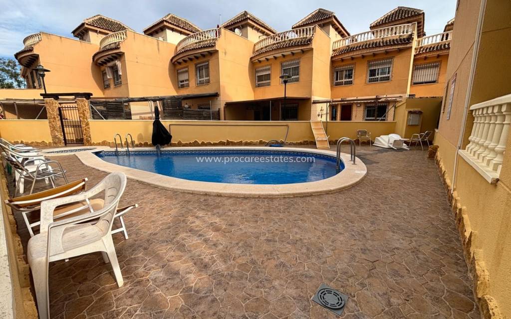 Reventa - Casa de pueblo - Guardamar del Segura - Urbanizaciones