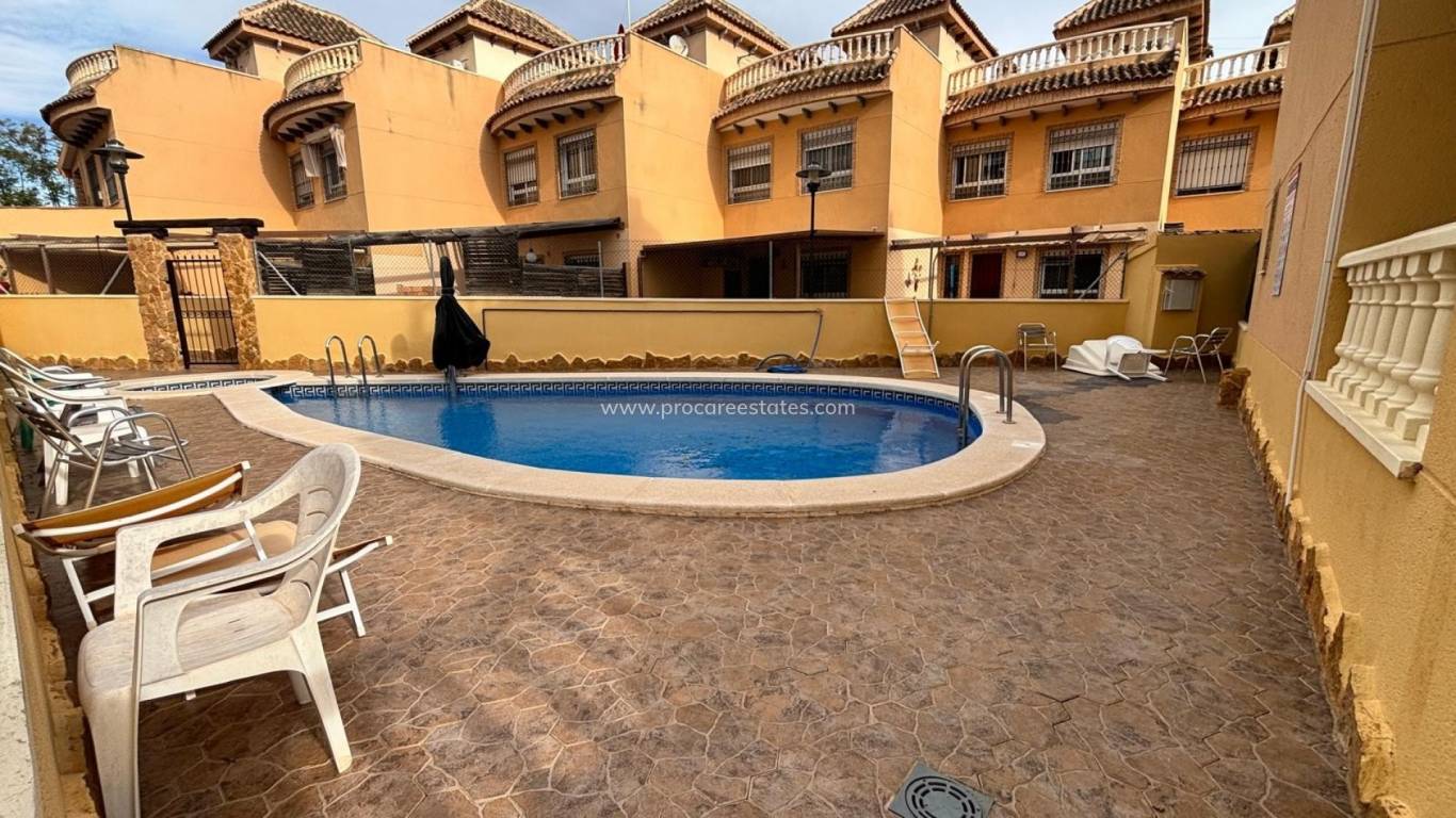 Reventa - Casa de pueblo - Guardamar del Segura - Urbanizaciones