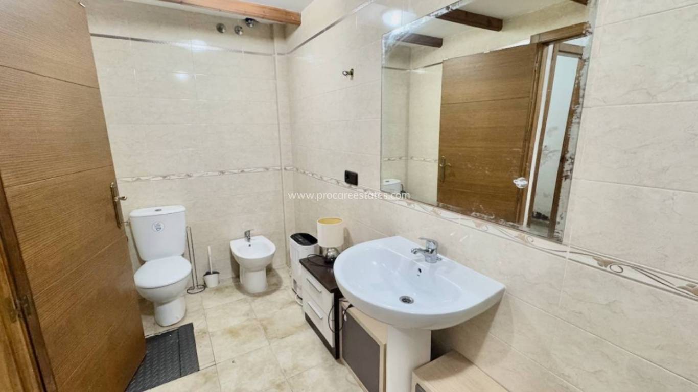 Reventa - Casa de pueblo - Guardamar del Segura - Urbanizaciones