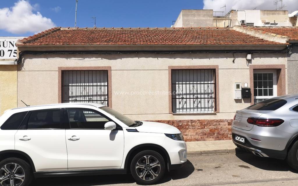 Reventa - Casa de pueblo - Los Montesinos - montesinos