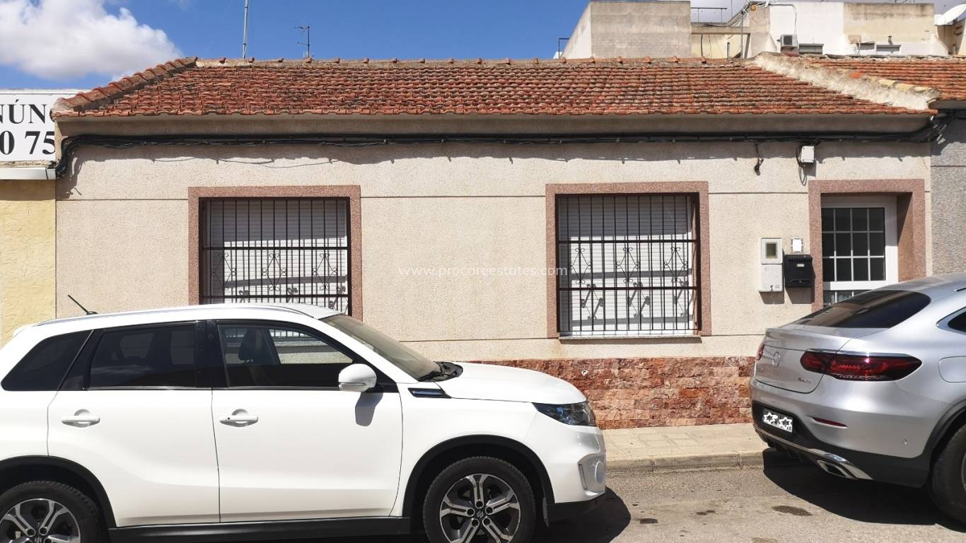 Reventa - Casa de pueblo - Los Montesinos - montesinos