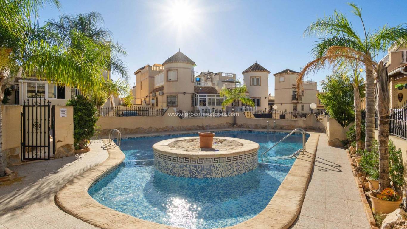 Reventa - Casa de pueblo - Orihuela Costa - Los Almendros-La Florida