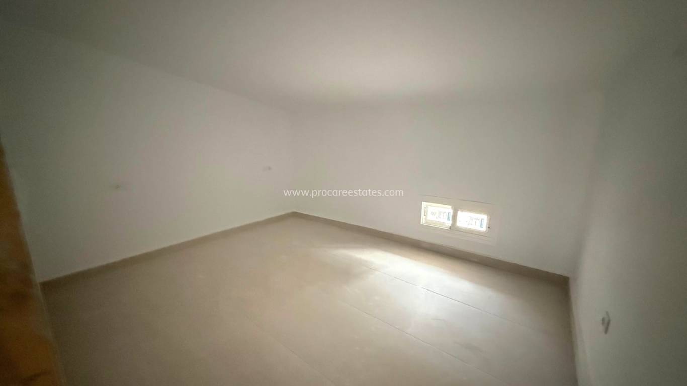 Reventa - Casa de pueblo - Pinoso