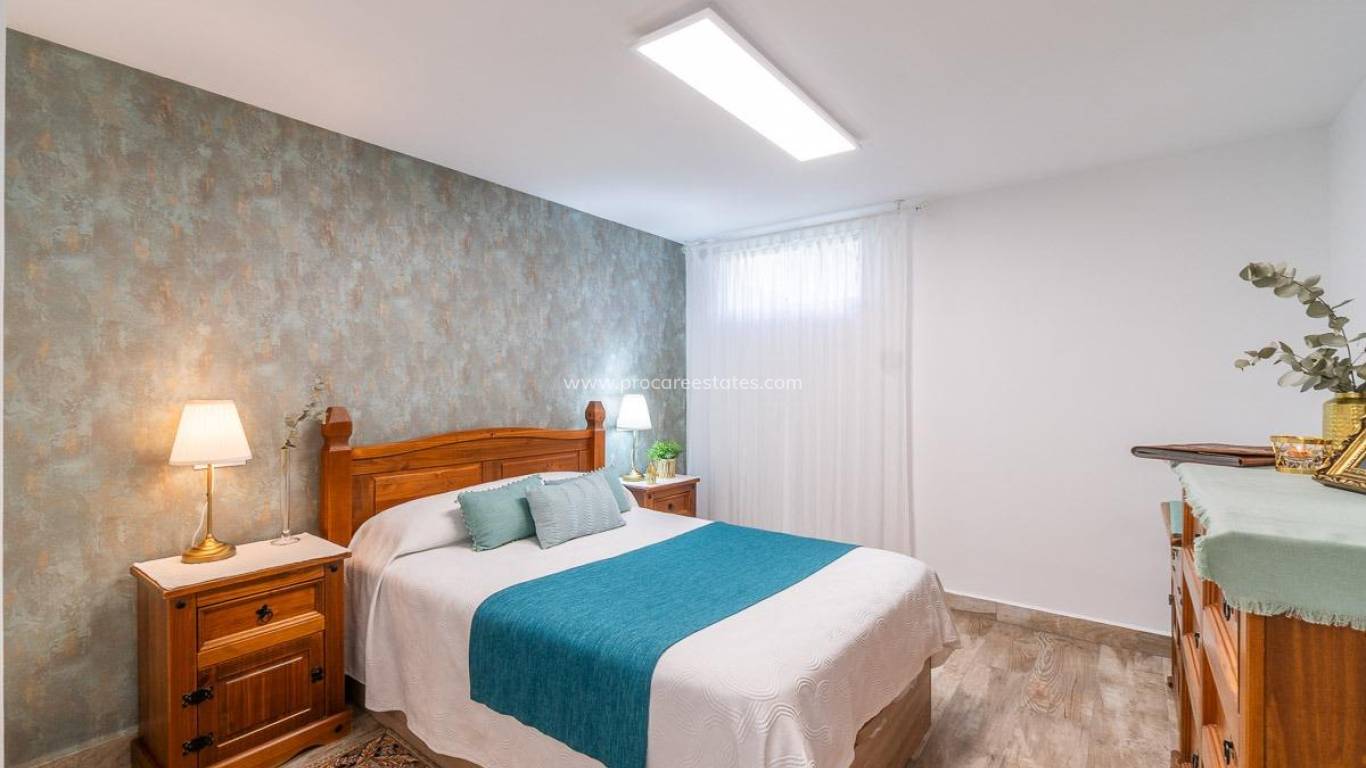 Reventa - Casa de pueblo - San Miguel de Salinas - Las filipinas