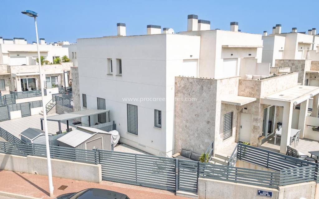 Reventa - Casa de pueblo - Torrevieja - Aguas Nuevas
