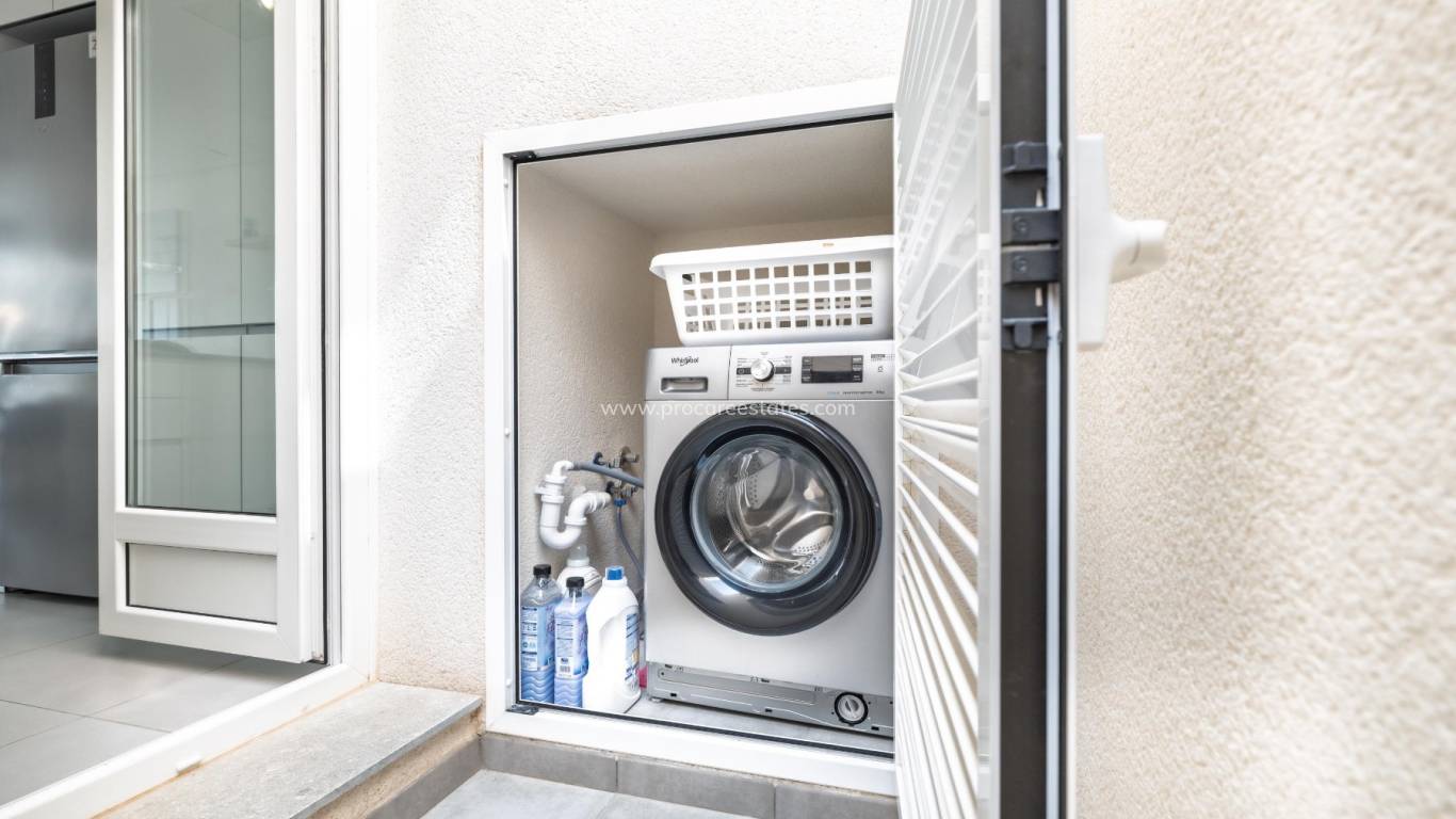 Reventa - Casa de pueblo - Torrevieja - Aguas Nuevas