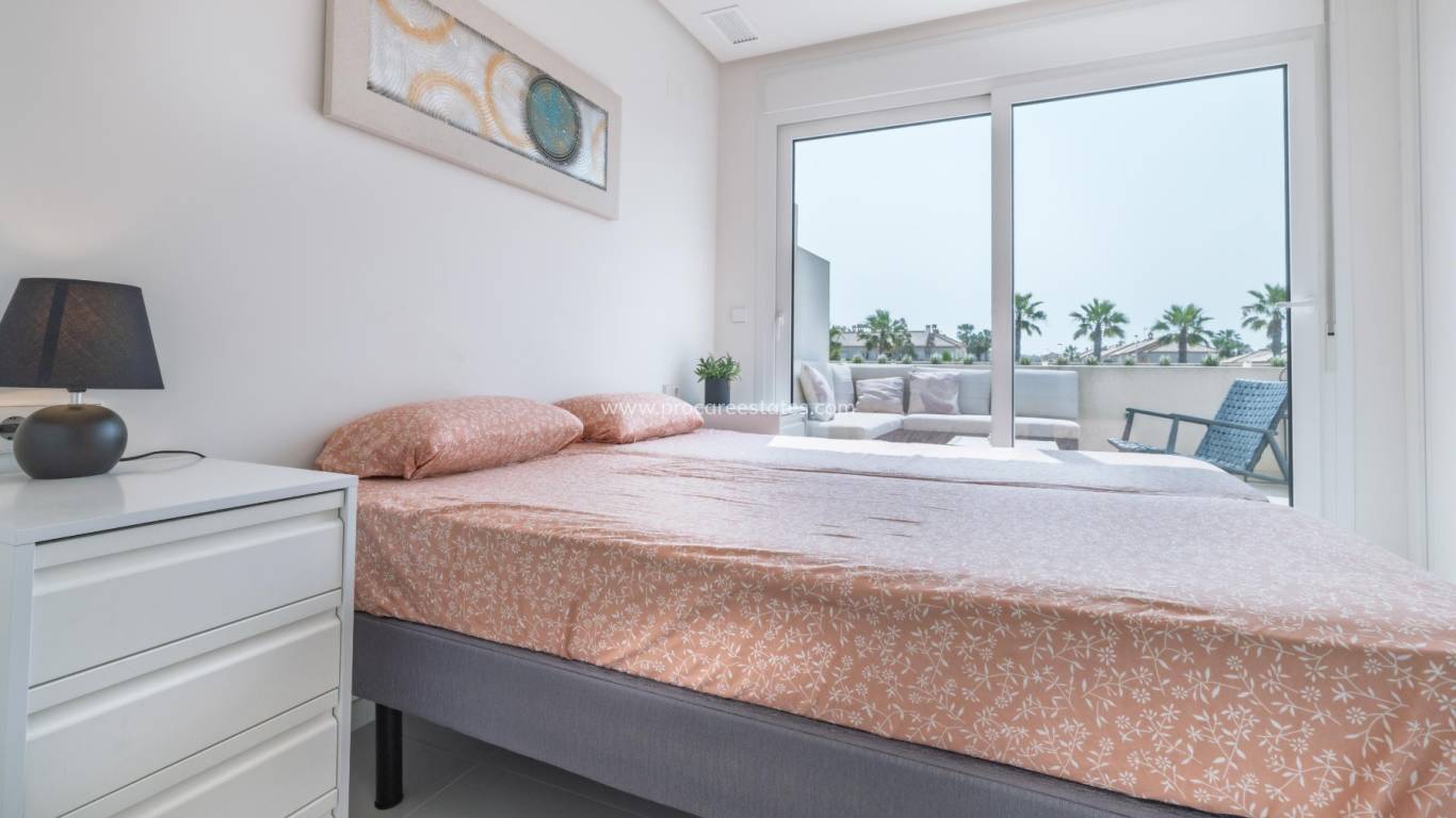 Reventa - Casa de pueblo - Torrevieja - Aguas Nuevas