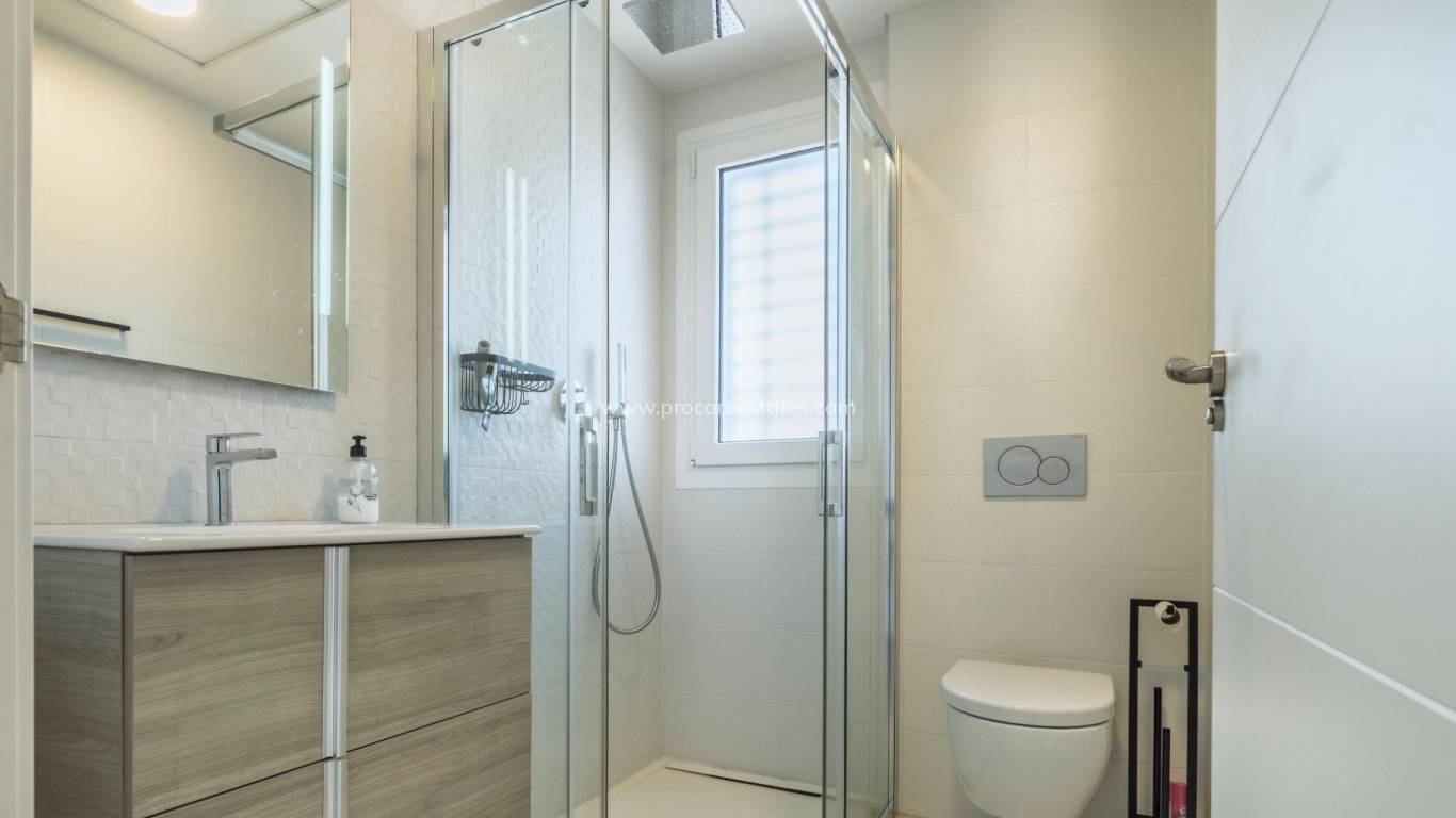 Reventa - Casa de pueblo - Torrevieja - Aguas Nuevas