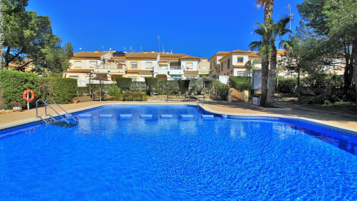 Reventa - Casa de pueblo - Torrevieja - Campoamor