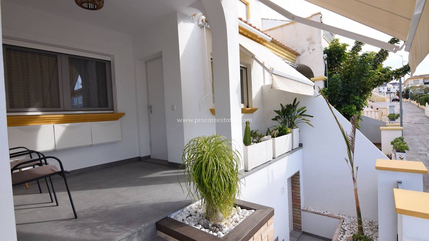 Reventa - Casa de pueblo - Torrevieja - Campoamor