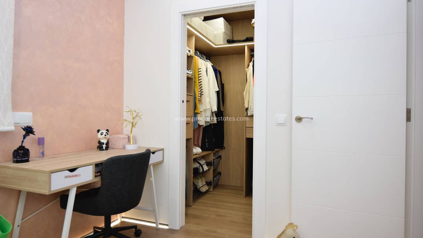 Reventa - Casa de pueblo - Torrevieja - Campoamor