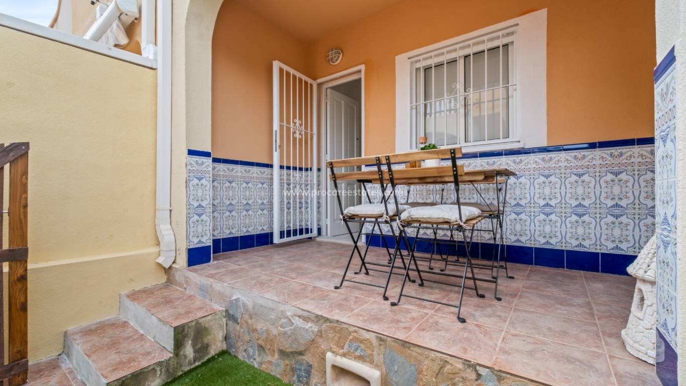 Reventa - Casa de pueblo - Torrevieja - Campoamor