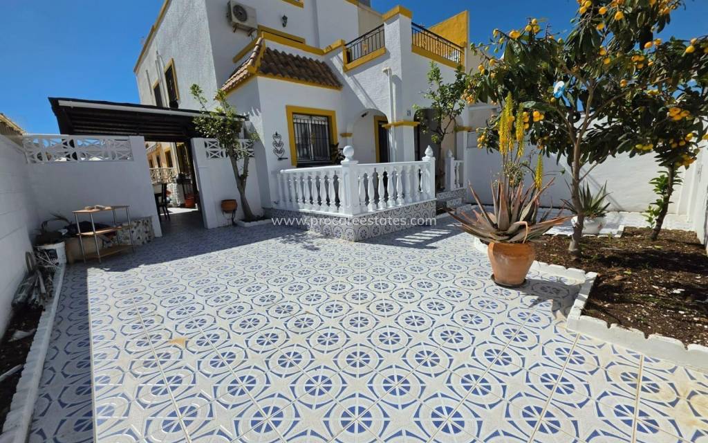 Reventa - Casa de pueblo - Torrevieja - Carrefour Area