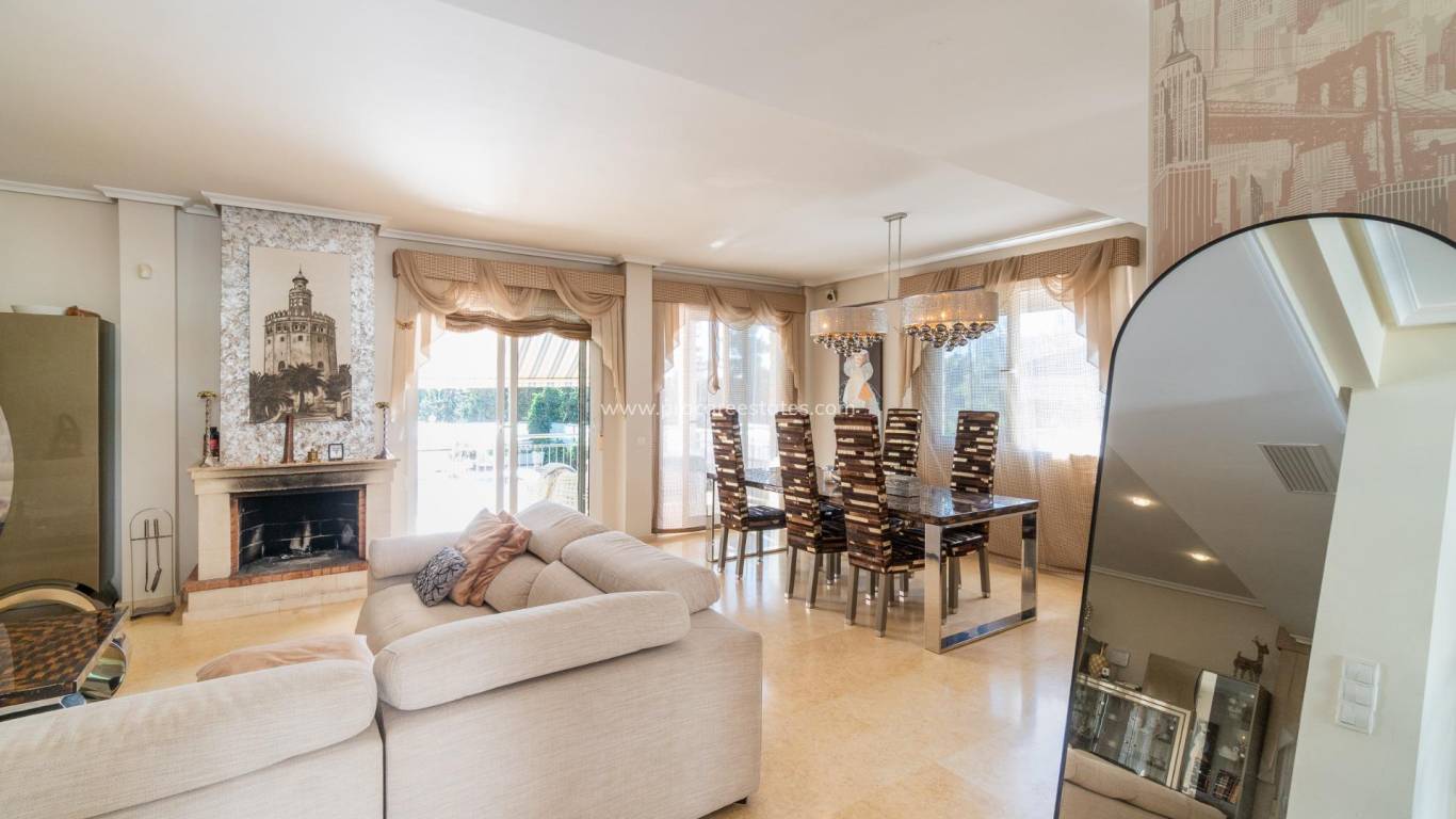 Reventa - Casa de pueblo - Torrevieja - La Mata