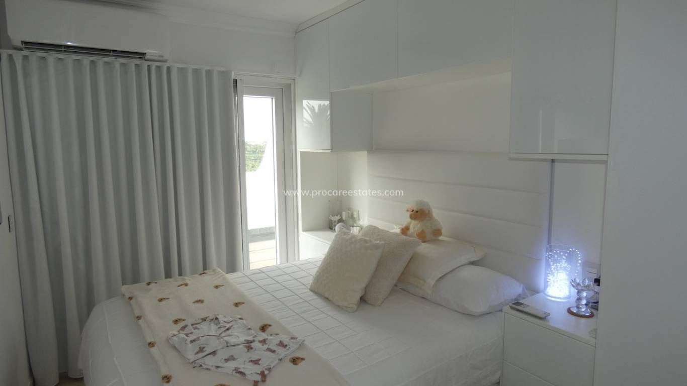 Reventa - Casa de pueblo - Torrevieja - Lago Jardin