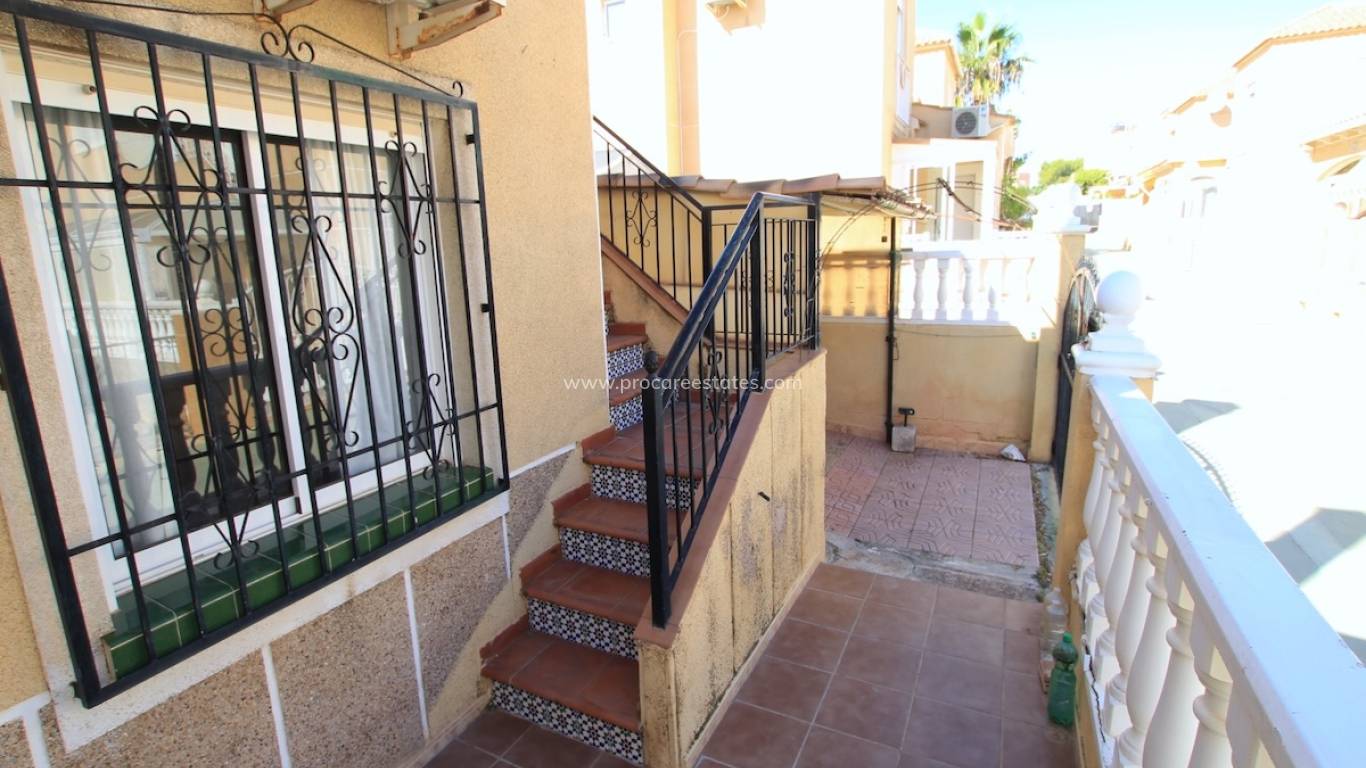 Reventa - Casa de pueblo - Torrevieja - Los Balcones