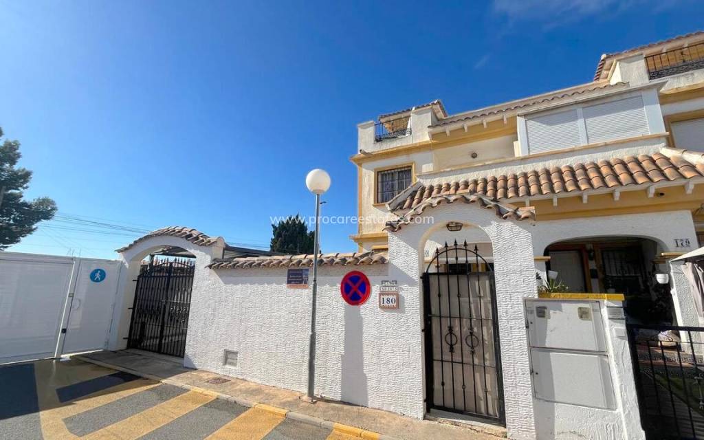 Reventa - Casa de pueblo - Torrevieja