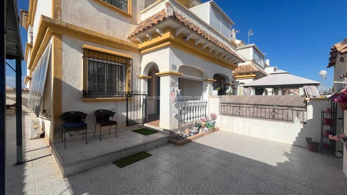 Reventa - Casa de pueblo - Torrevieja