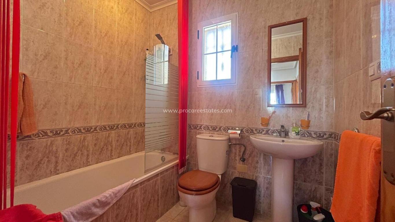 Reventa - Casa de pueblo - Torrevieja