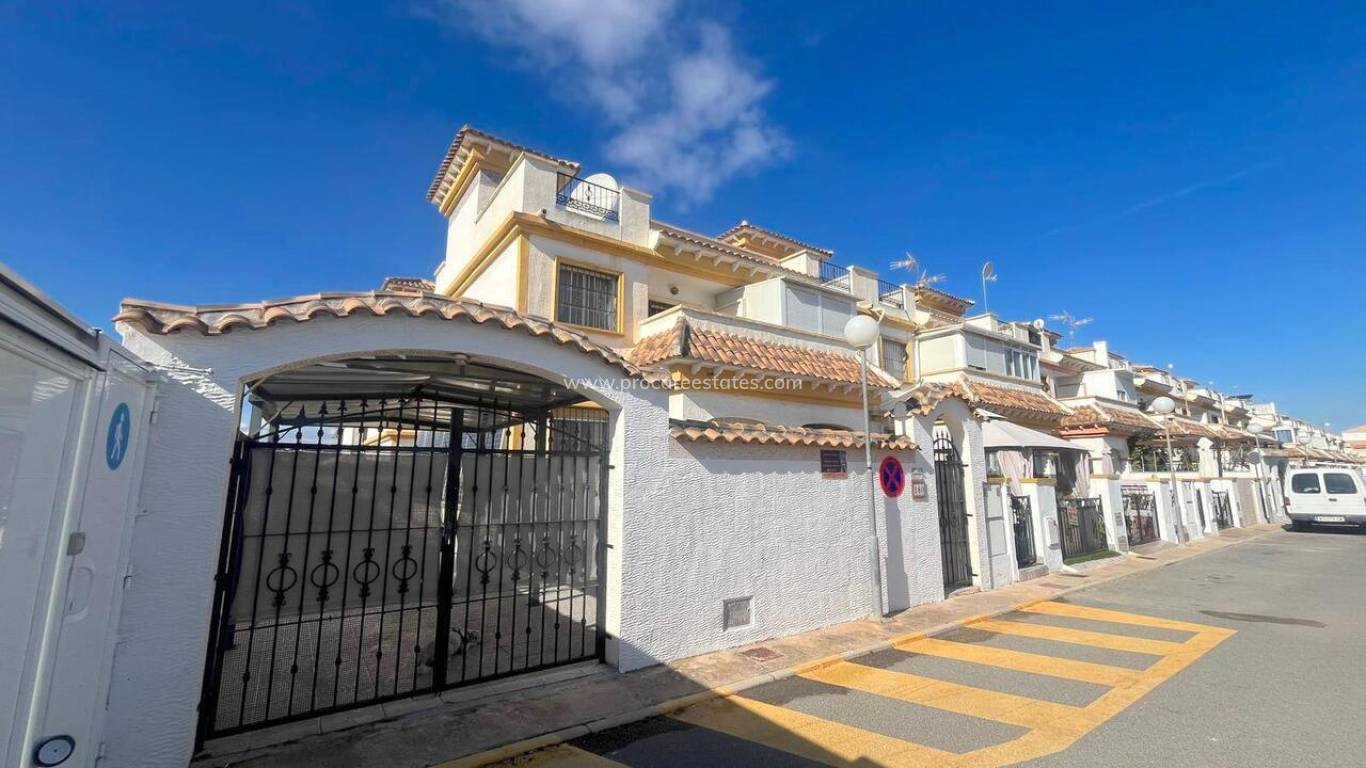 Reventa - Casa de pueblo - Torrevieja