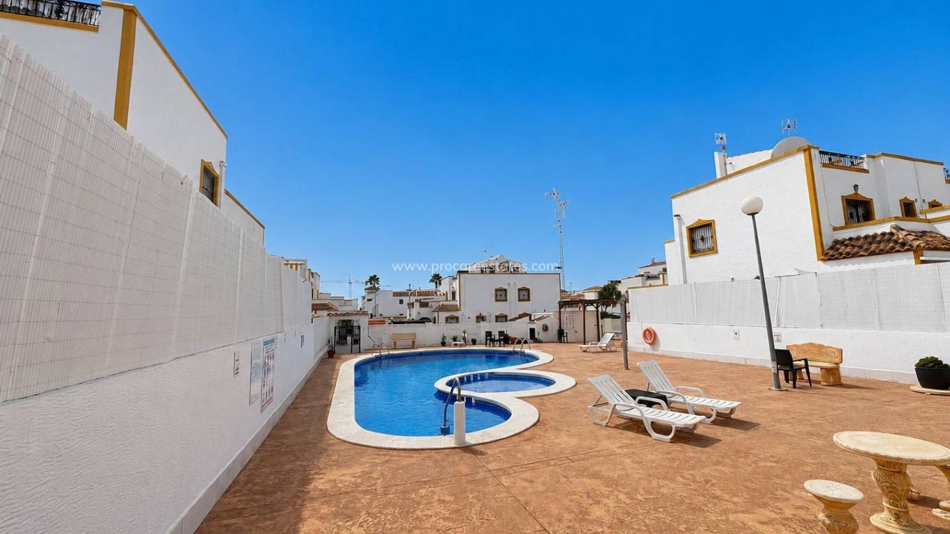 Reventa - Casa de pueblo - VISTABELLA GOLF - Entre Naranjos