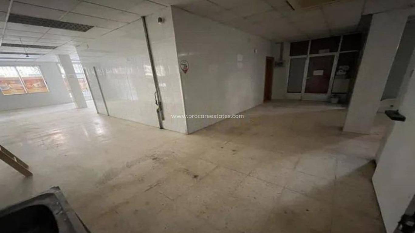 Reventa - Propiedad comercial - Alicante - Altozano