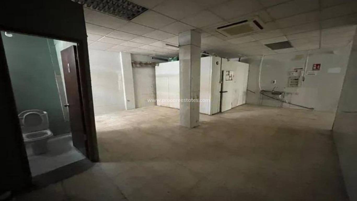 Reventa - Propiedad comercial - Alicante - Altozano