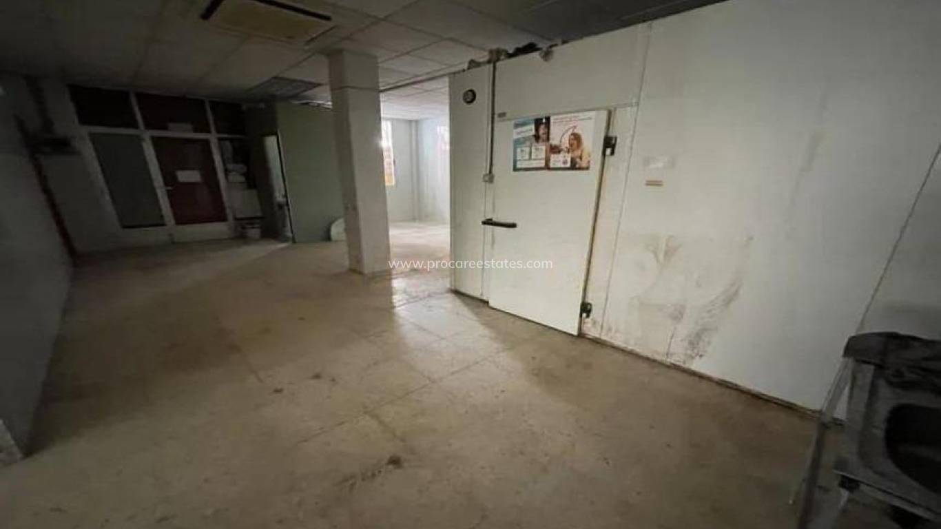 Reventa - Propiedad comercial - Alicante - Altozano